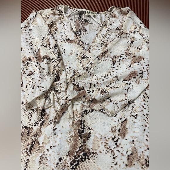 Show Me Your MuMu Snake Print Tunic Blouse size M - Picture 3 of 5